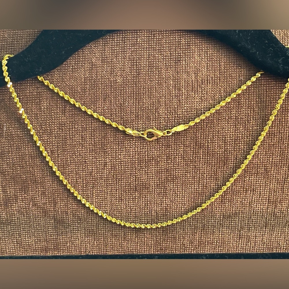 Delicate yellow gold tone NECKLACE•mini serpentine chain•lobster claw clasp•18”